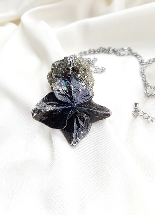 Natural Hydrangea Flower pendant5 photo