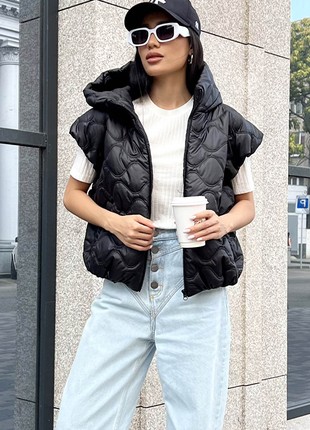 Women's vest in black color