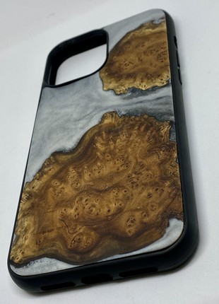 Case for IPhone 13 Pro Max made of natural wood1 photo