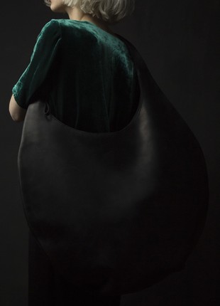 Oversized Leather hobo bag Zippered