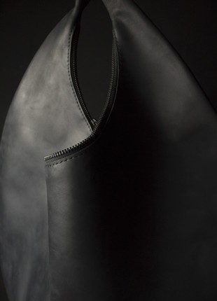 Oversized Leather Bag Calliope with Zipper10 photo