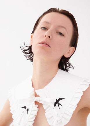 Decorative detachable collar with embroidery "Swallow"
