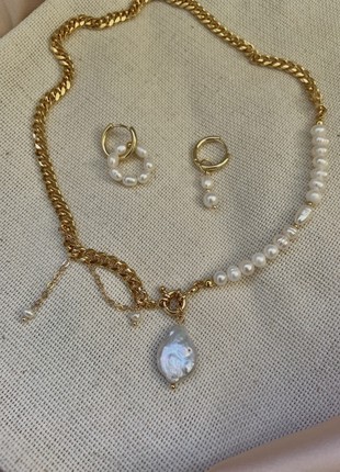 Real pearl necklace with 24k gold