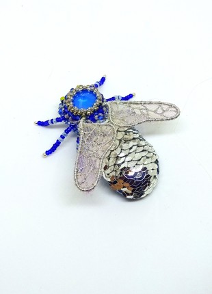 Handmade brooch "the fly"1 photo