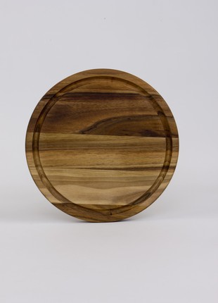 Classic walnut board, for serving, diameter 20 cm