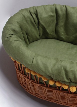 Baby Moses Basket with linen bedding