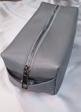 Mens Black Leather Toiletry Bag4 photo