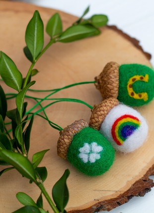 St. Patrick's Day acorns ornaments Set of 106 photo