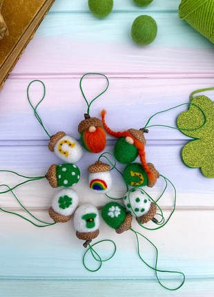 St. Patrick's Day acorns ornaments Set of 104 photo