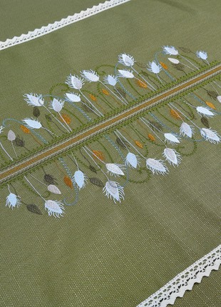 Table runner with embroidery 'Lagurus" 72-21/00