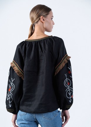 Linen embroidered shirt in black GEO2 photo