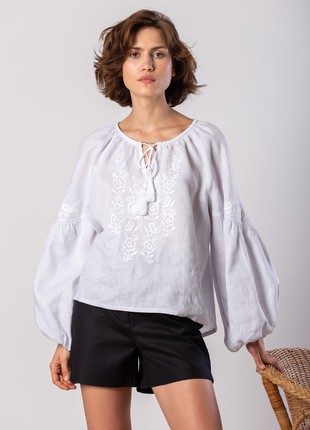 Light grey blouse with white floral embroidery Pure