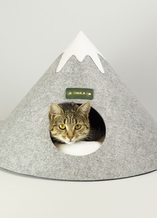 CAT BED CAVE HOUSE1 photo