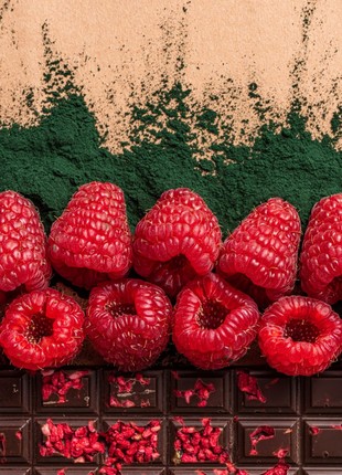 Dark chocolate Healthy Choice with raspberries and spirulina 25g set 5 pcs2 photo