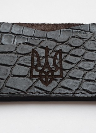 Black leather card holder reptile1 photo
