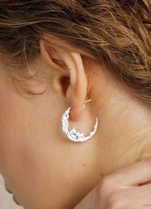 Mysterious earrings