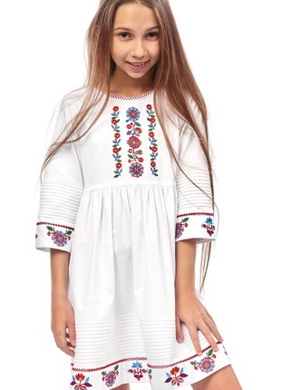 Embroidered dress for girls 04-20/092 photo