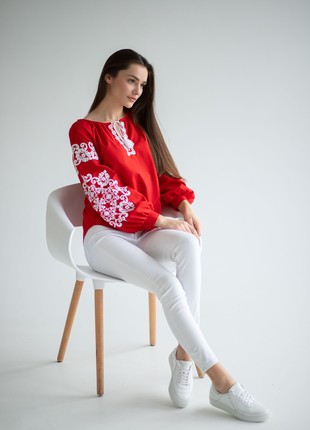 Woman's embroidered blouse red 899-18/003 photo