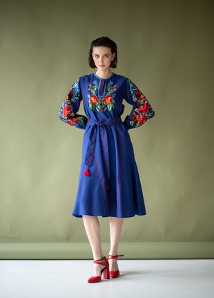 Woman's dress with embroidery 871-18/002 photo
