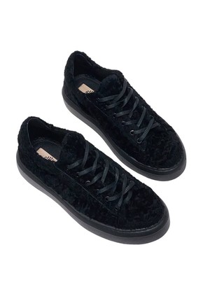 Canvas sneakers1 photo