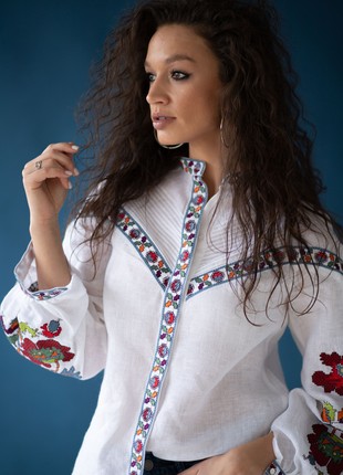 Woman's embroidered blouse 244-20/096 photo