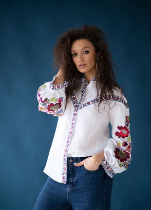 Woman's embroidered blouse 244-20/09