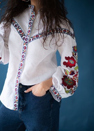 Woman's embroidered blouse 244-20/093 photo