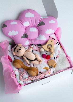 Big Newborn Gift Box1 photo