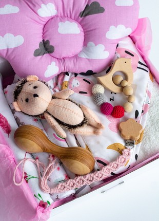 Big Newborn Gift Box3 photo