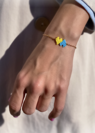 Minimalistic bracelet with Ukrainian heart on a chain