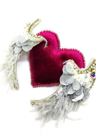 Handmade brooch "The heart of an angel"