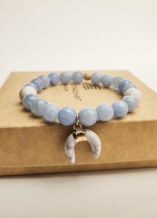 Blue bracelet with natural stones and a pendant