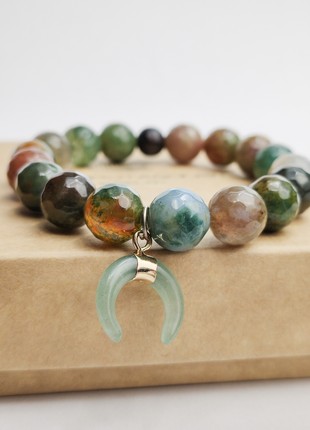 Green bracelet with natural stones and pendant