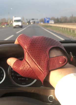 Men's leather driving gloves fingerless6 photo