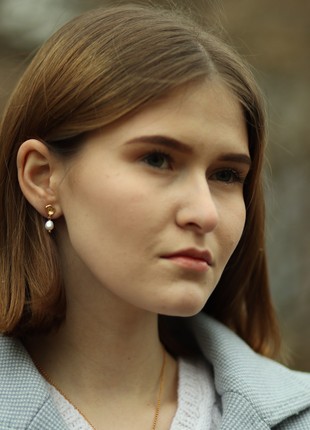 Gold plate earrings with natural pearl3 photo