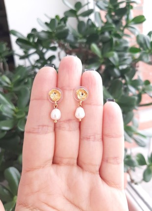 Gold plate earrings with natural pearl5 photo
