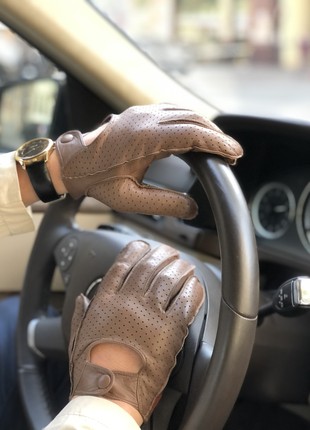 Men's leather driving gloves