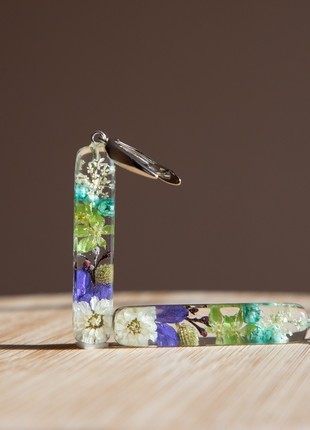 Minimalist real flower earrings, Resin flower earrings