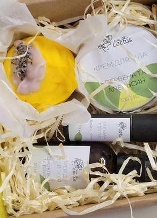 Gift box "Flowers care"3 photo