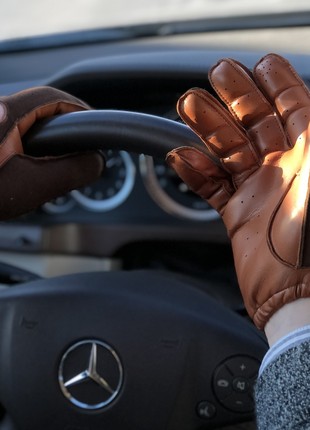 Men's leather driving gloves5 photo