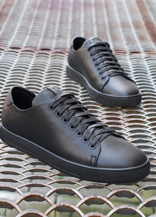 Basic black sneakers ED-404 for men. Shoes that will suit any look