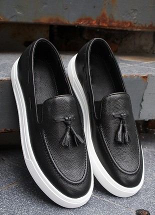 Light men's loafers on a white sole. Choose quality shoes ED 4062 photo