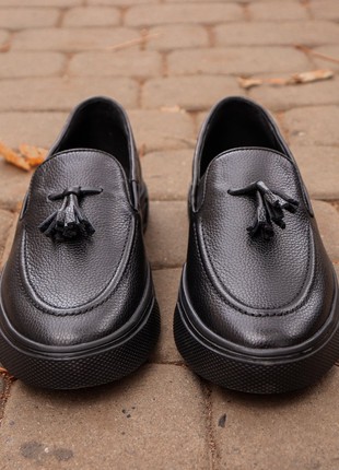 Black loafers without a heel. Practical and comfortable men's shoes ED 4713 photo