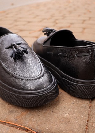 Black loafers without a heel. Practical and comfortable men's shoes ED 4714 photo