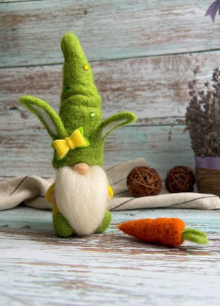 Easter gnome