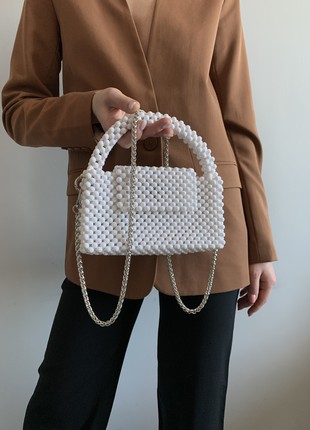 Basic white bag with beads