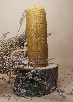 Beeswax candle with a pattern based on Poltava embroidery "Tree of Life"