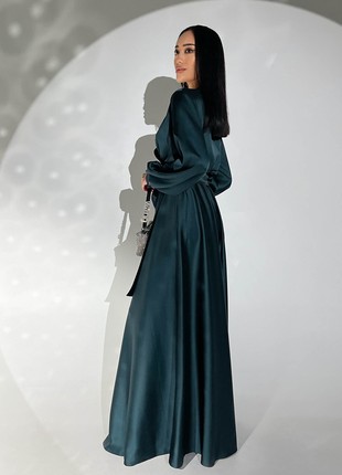Exquisite evening dress made of artificial silk in emerald color3 photo