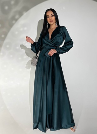 Exquisite evening dress made of artificial silk in emerald color1 photo