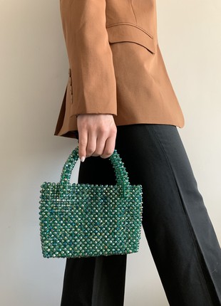 Classic green bag made of crystal beads